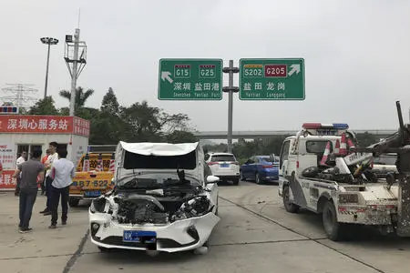 迪庆州拖车汽车道路救援24小时