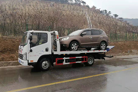 汽修厂电话|汽车抛锚北京汽车救援现场维修