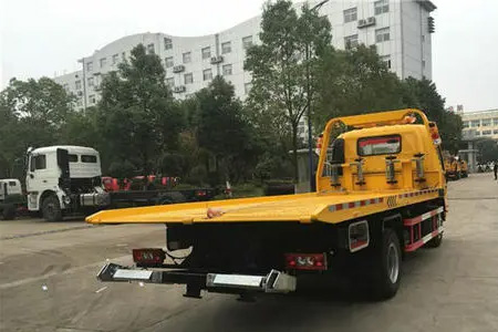 迪庆州事故拖车附近道路救援24小时服务